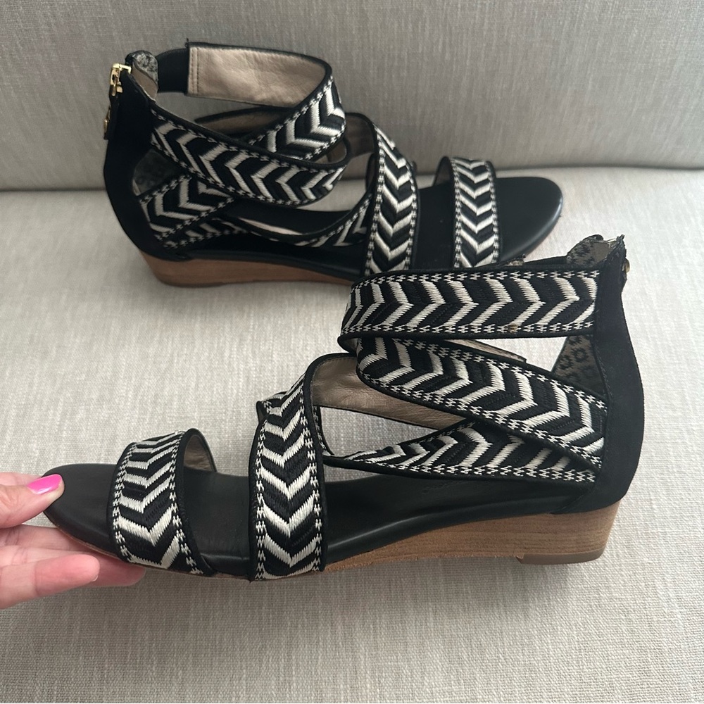 Matt Bernson Delphine Demi Wedge Boho Black & White Sandals 10